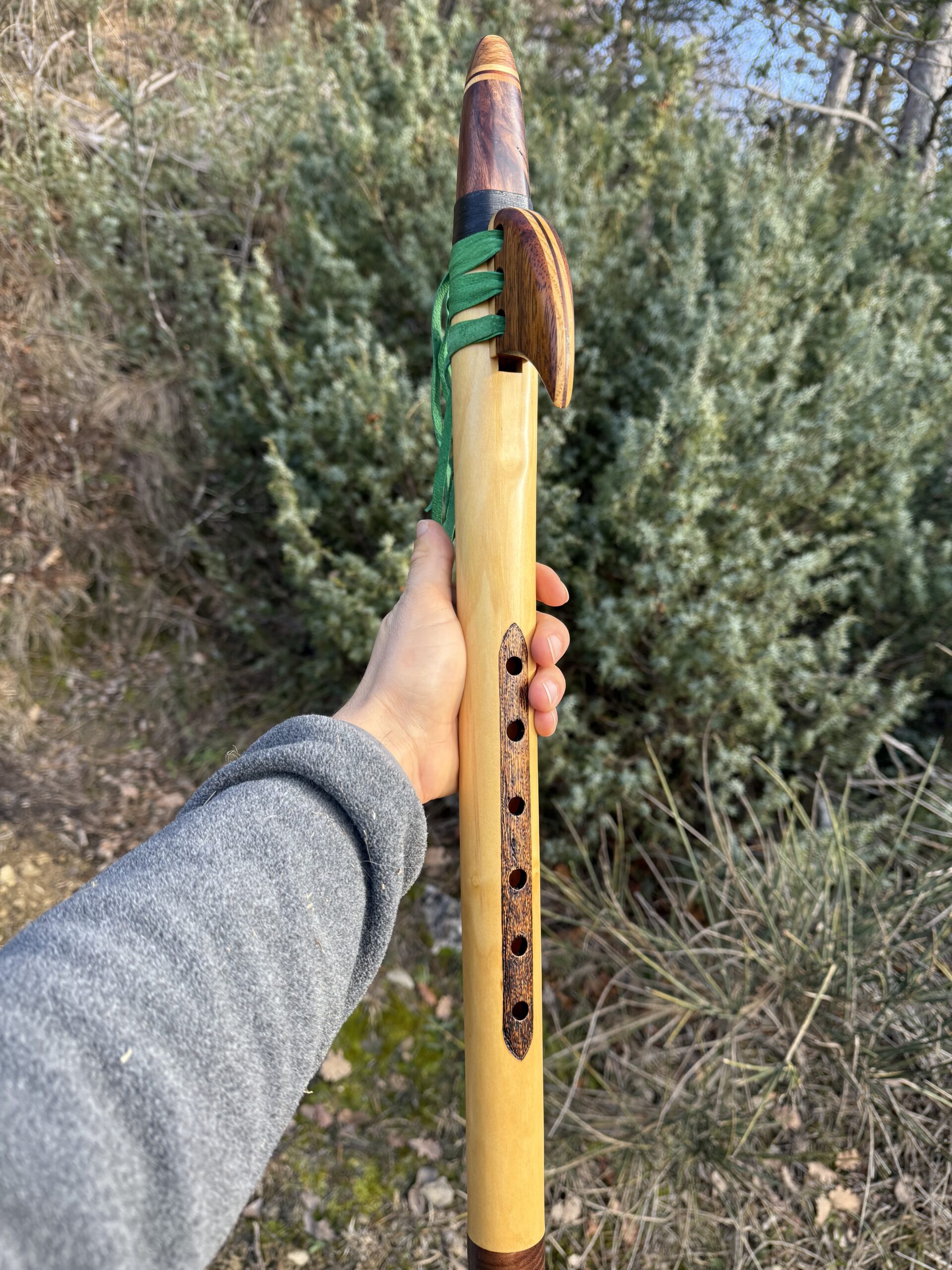 Native American flute in F sharp - 440hz